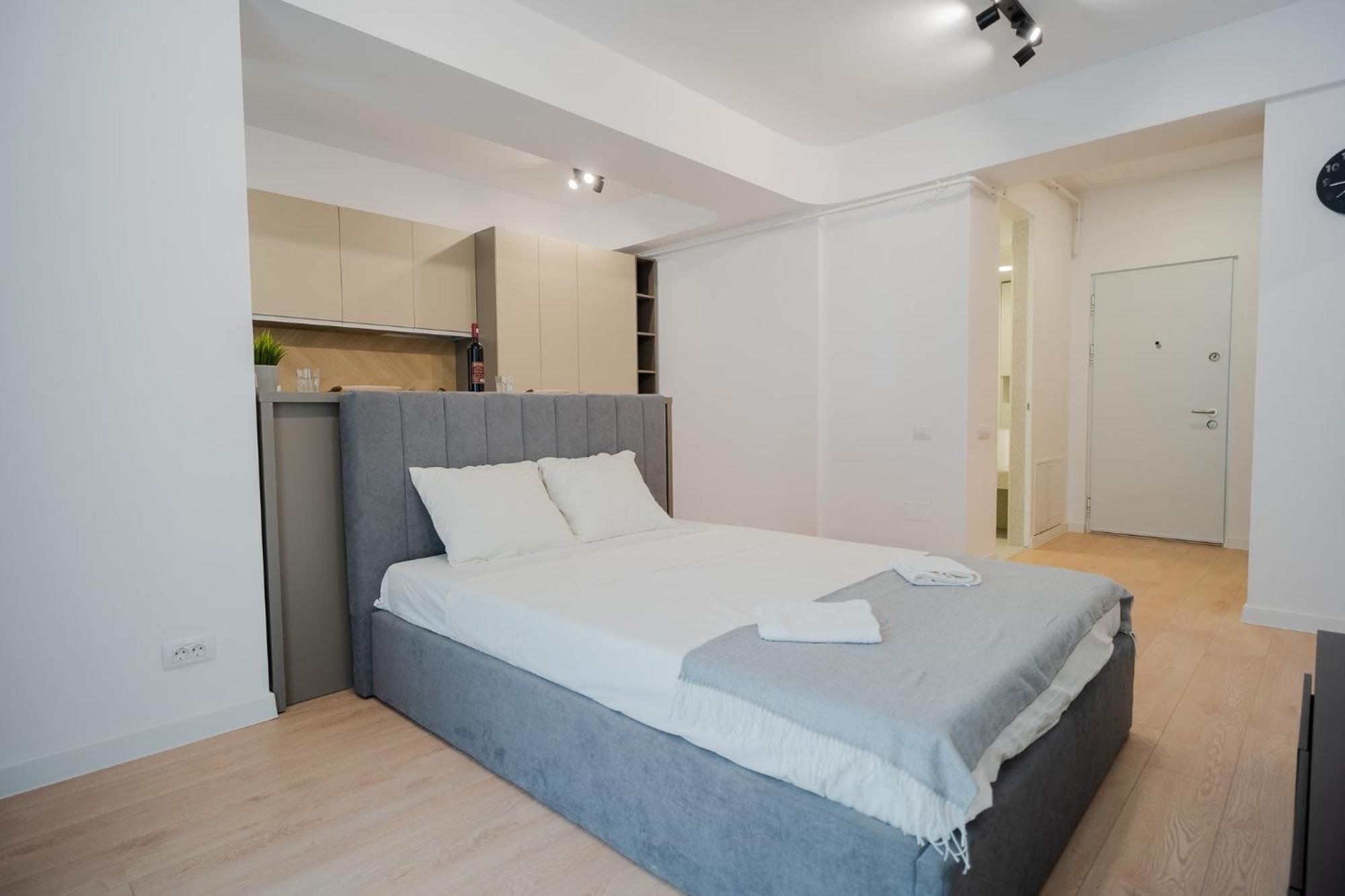Amazing View Apartments - Iuliu Maniu & Politehnica Park Bucarest Esterno foto