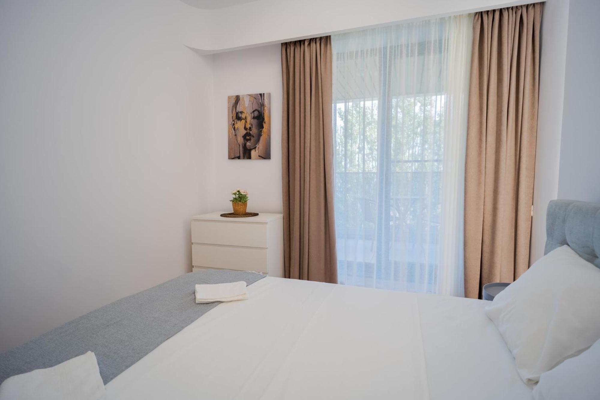 Amazing View Apartments - Iuliu Maniu & Politehnica Park Bucarest Esterno foto