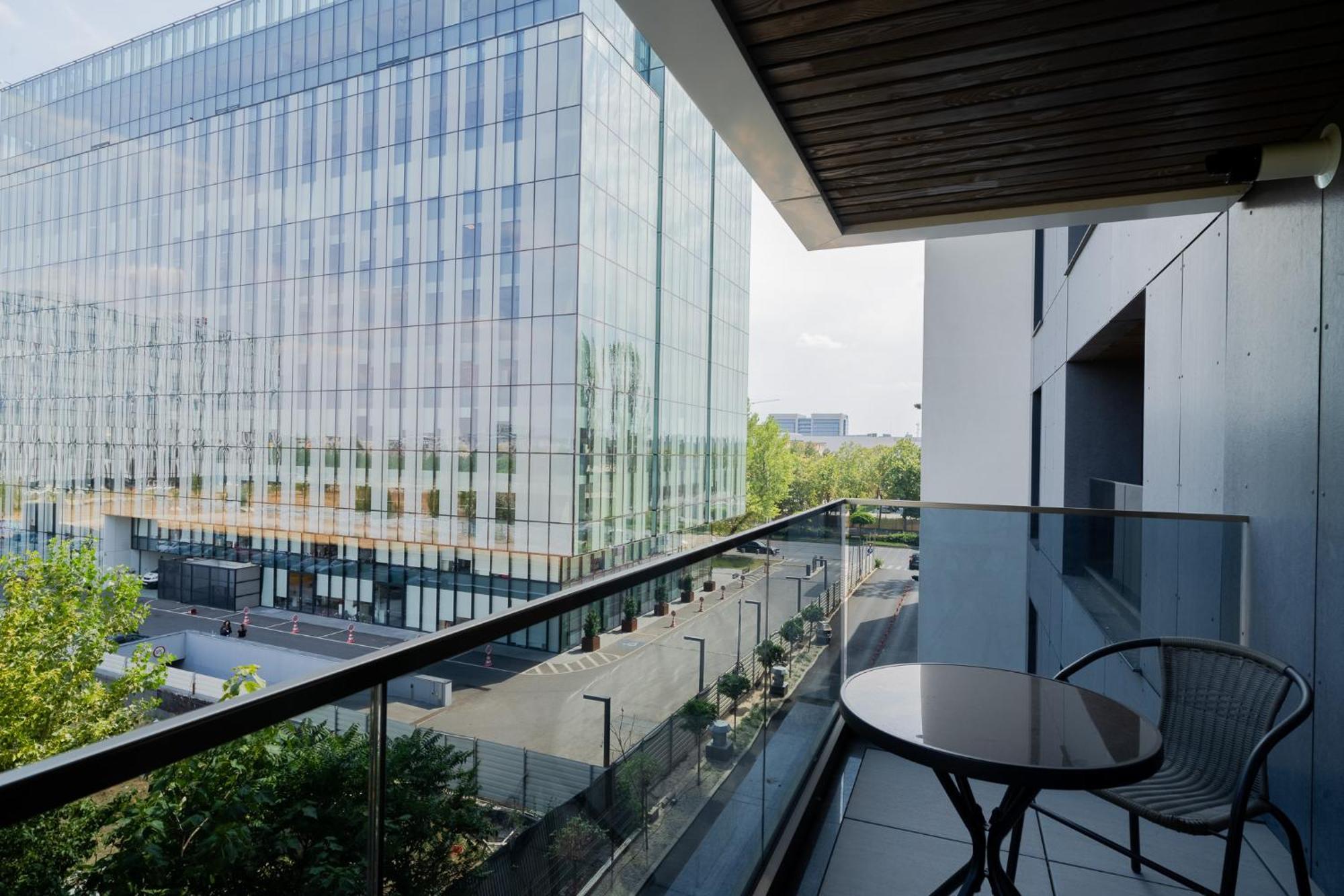 Amazing View Apartments - Iuliu Maniu & Politehnica Park Bucarest Esterno foto