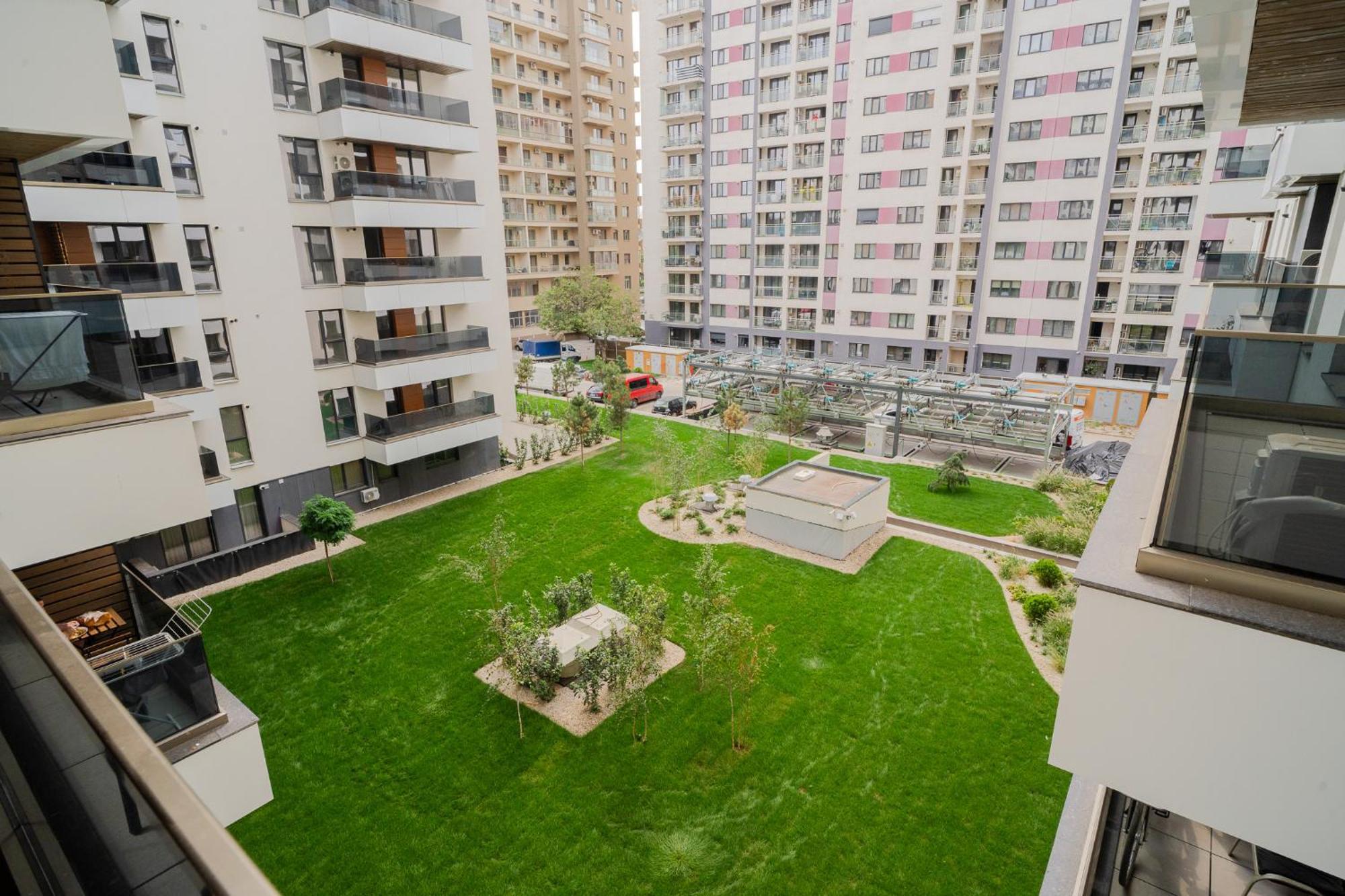 Amazing View Apartments - Iuliu Maniu & Politehnica Park Bucarest Esterno foto
