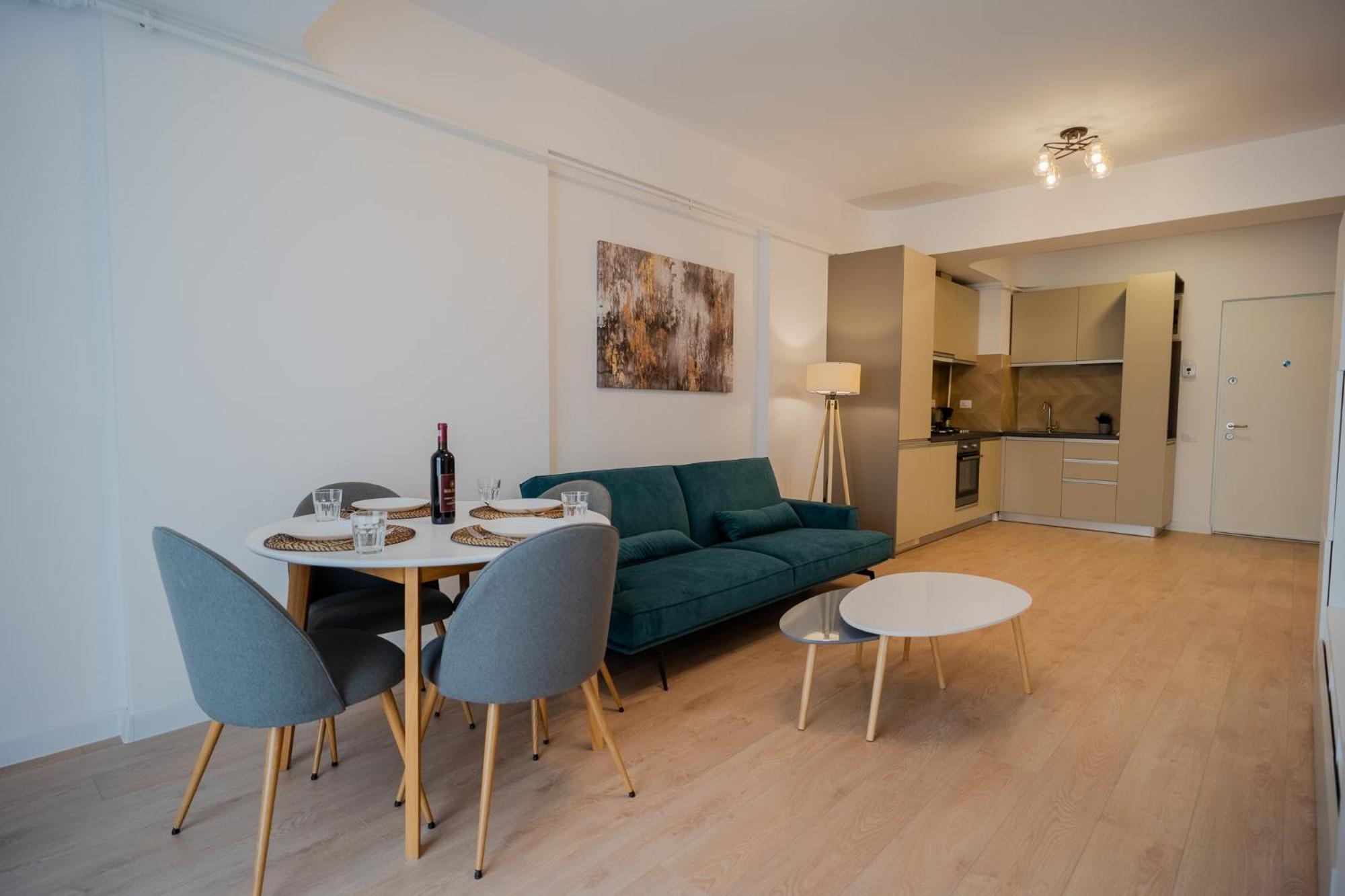 Amazing View Apartments - Iuliu Maniu & Politehnica Park Bucarest Esterno foto