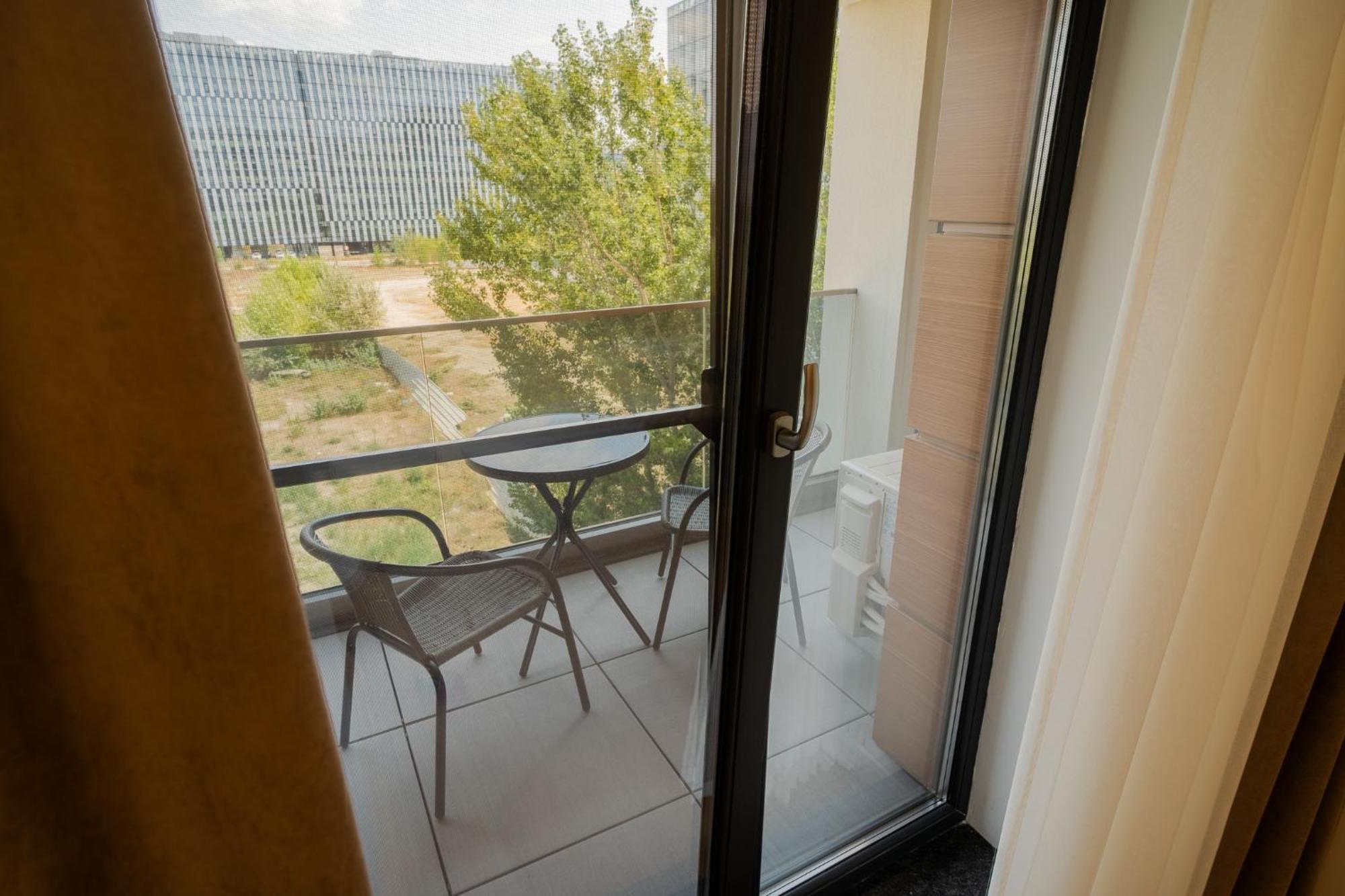Amazing View Apartments - Iuliu Maniu & Politehnica Park Bucarest Esterno foto