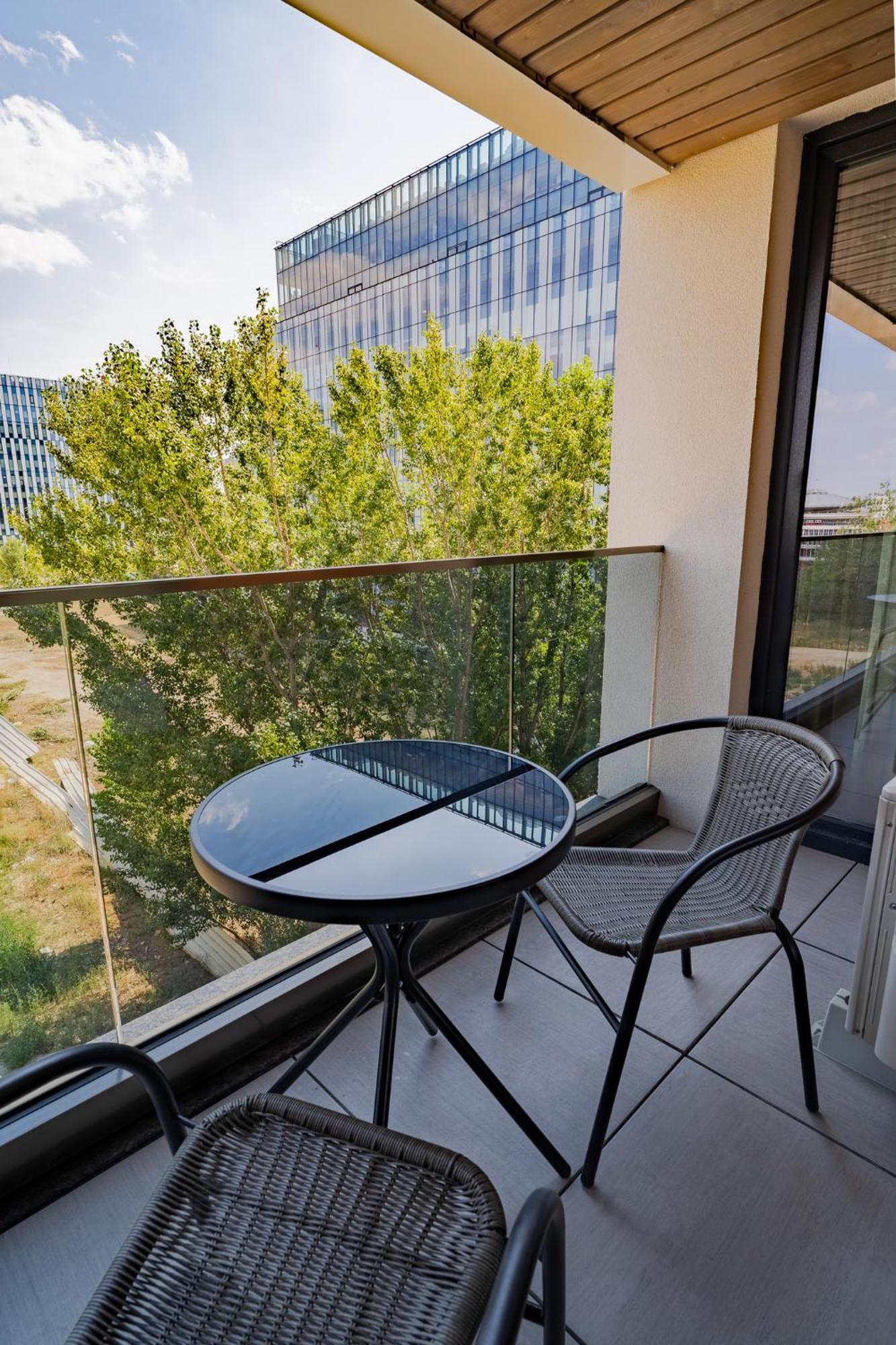 Amazing View Apartments - Iuliu Maniu & Politehnica Park Bucarest Esterno foto